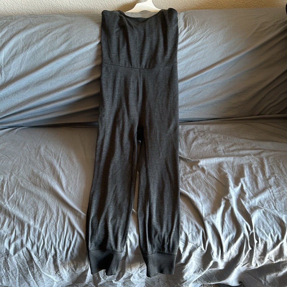 Gap Fit petite short black/grey yoga, body suit and a green one $25 each - Picture 6 of 9